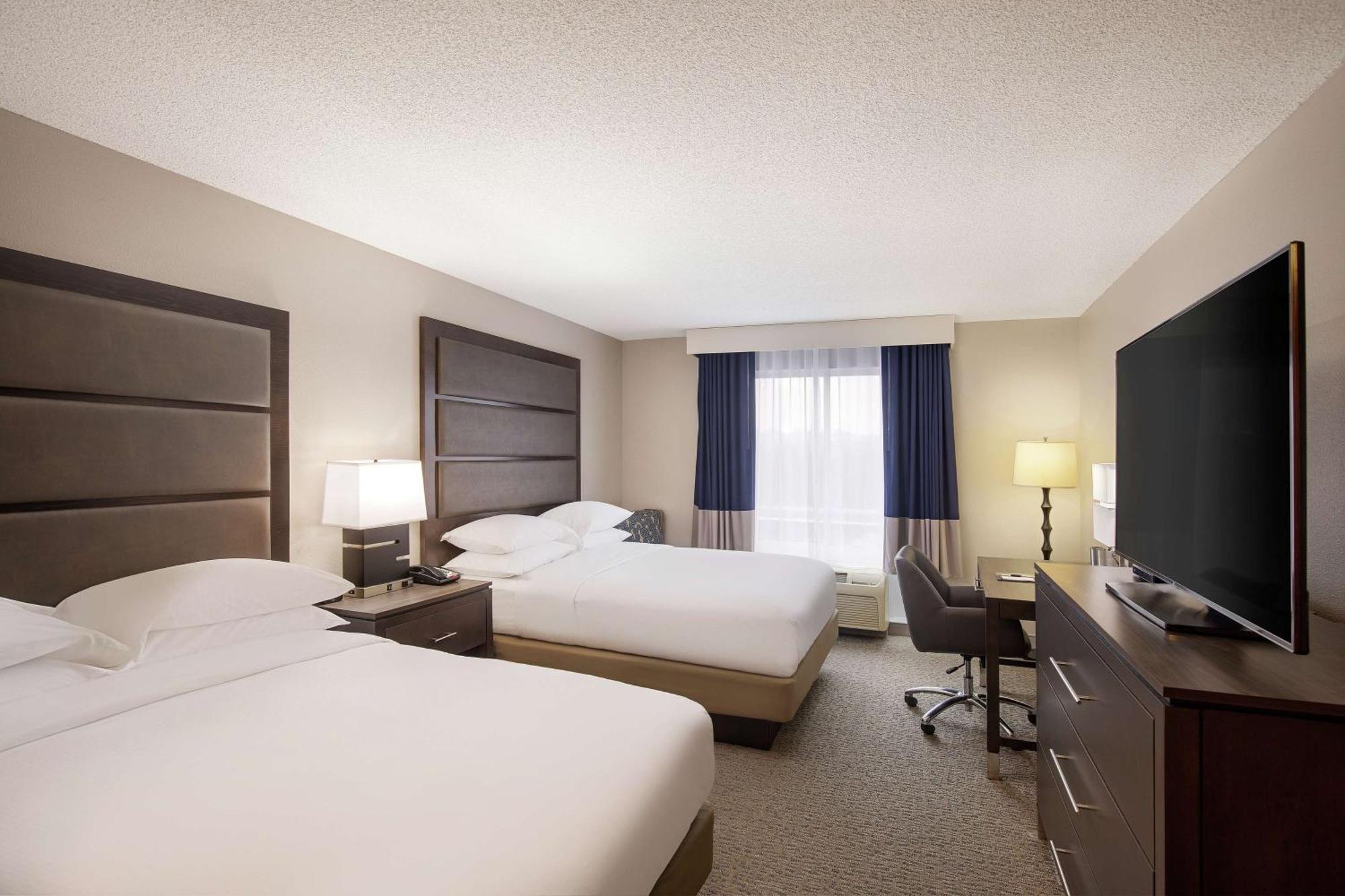 Doubletree Richmond Airport Hotel Sandston Bagian luar foto