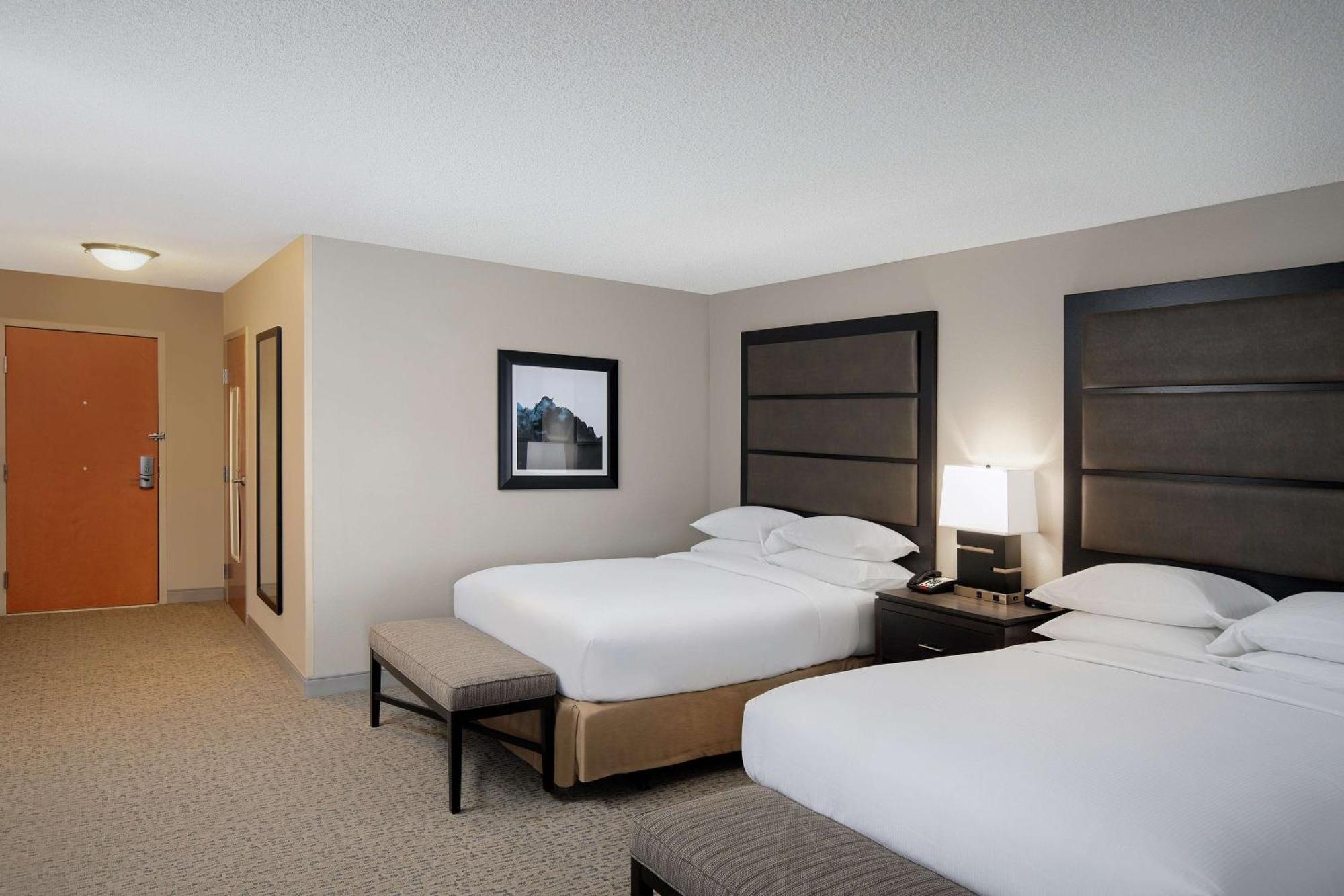 Doubletree Richmond Airport Hotel Sandston Bagian luar foto